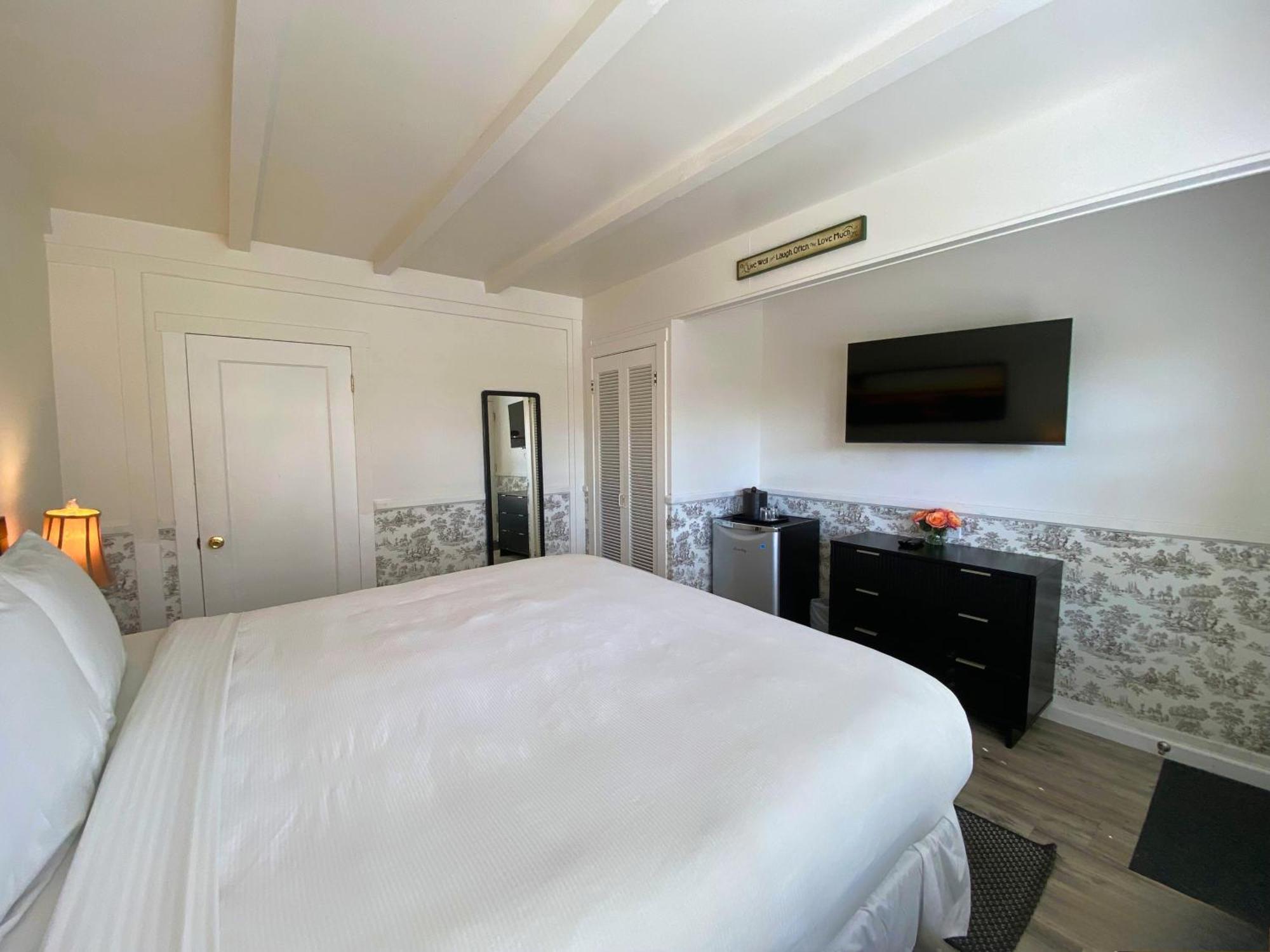 Carmel Green Lantern Inn Habitación foto
